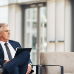 Matheus Vinicius Voigt mostra como a iluminação pública inteligente transforma eficiência e economia nas cidades.