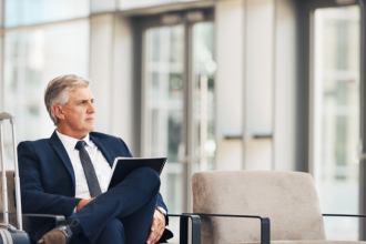 Matheus Vinicius Voigt mostra como a iluminação pública inteligente transforma eficiência e economia nas cidades.