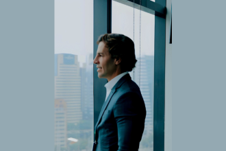 Empreendedor: entenda por que separar as finanças pessoais das empresariais é uma decisão estratégica para a saúde do negócio, com orientações de Ian dos Anjos Cunha.